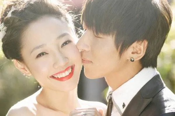 《曝白百何婚内出轨》从八字命理看白百何会离婚吗?