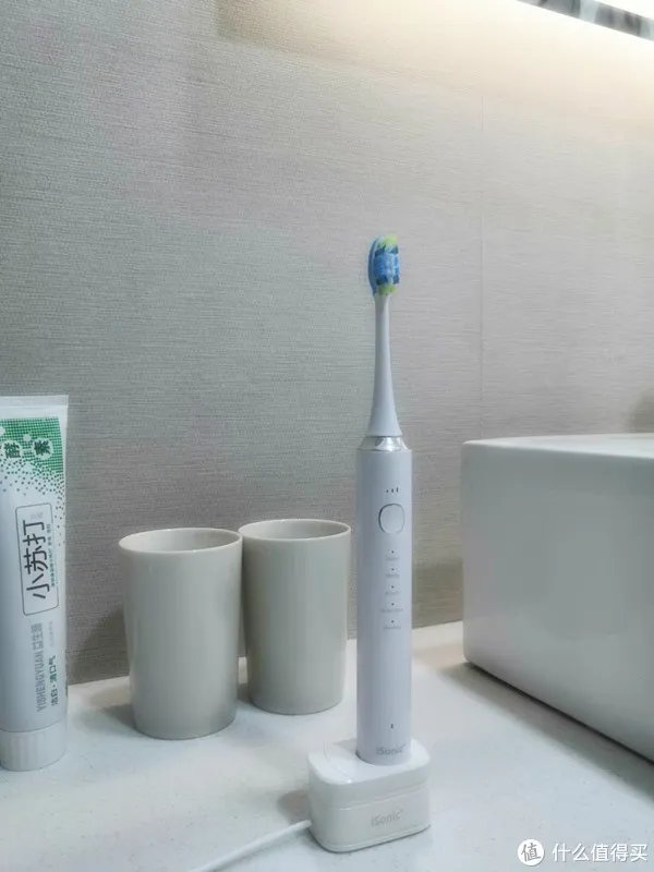 一见倾心!带IPX8级防水的isonic声波牙刷T6测评