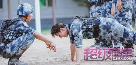 黄子韬抵京被包围 “俯卧韬”的形象早已深入人心
