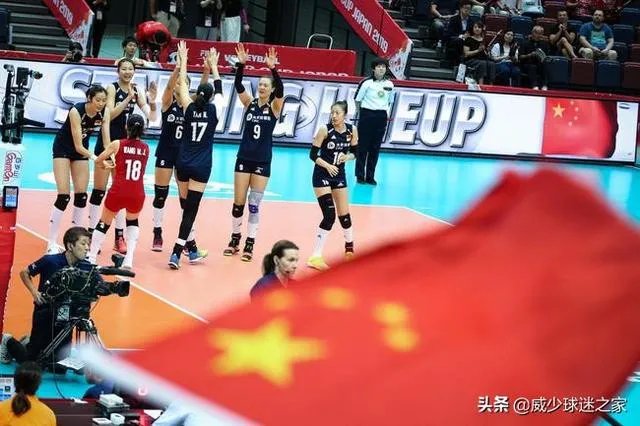朱婷：女排精神不是胜利时才有！国足何时才能有如此精神？