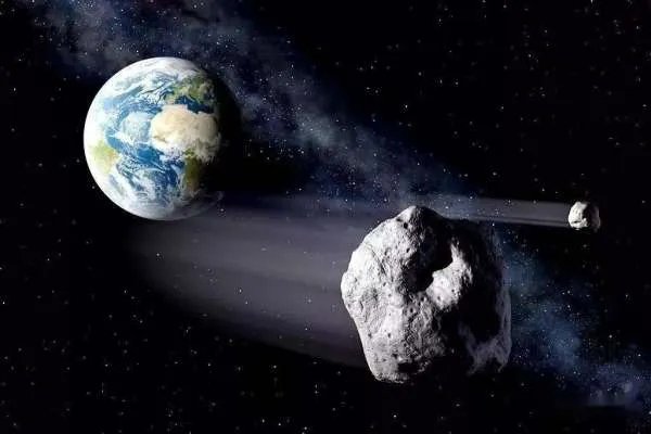 小行星将于11月初接近地球是否存在撞击地球的可能？