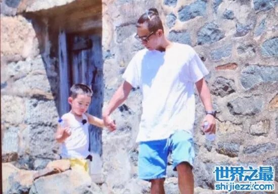 陈小春儿子正面照曝光,可爱帅气的Jasper吸粉无数