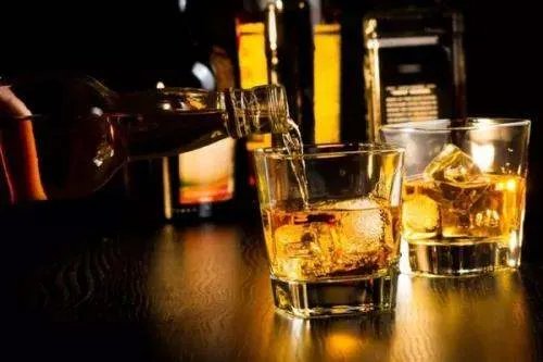 醉酒男子进他人车内休息窒息身亡，车主是否要承担法律责任？
