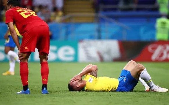 比利时2-1巴西哪些球员进球？