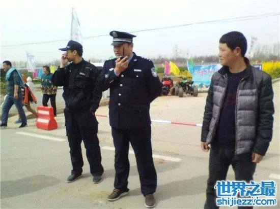 情侣让民警抓鬼,原来真相竟然是自己吓自己