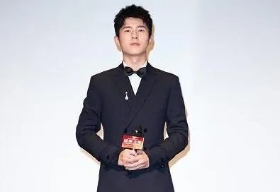 刘昊然家庭背景太恐怖真的是富二代吗 刘昊然怎么出名的怎么火的