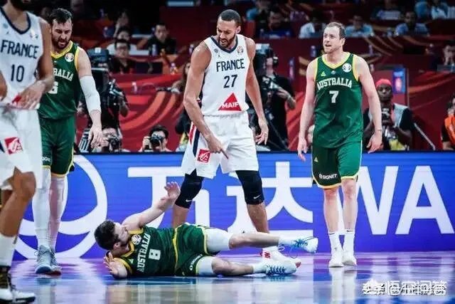 法国67-59逆转澳大利亚，德科洛19分，富尼耶16分，怎么评价？