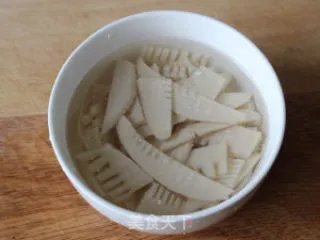 奶汤蒲菜
