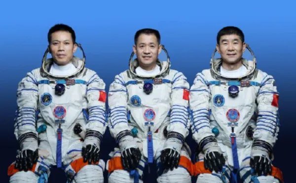 神舟十二航天员名单