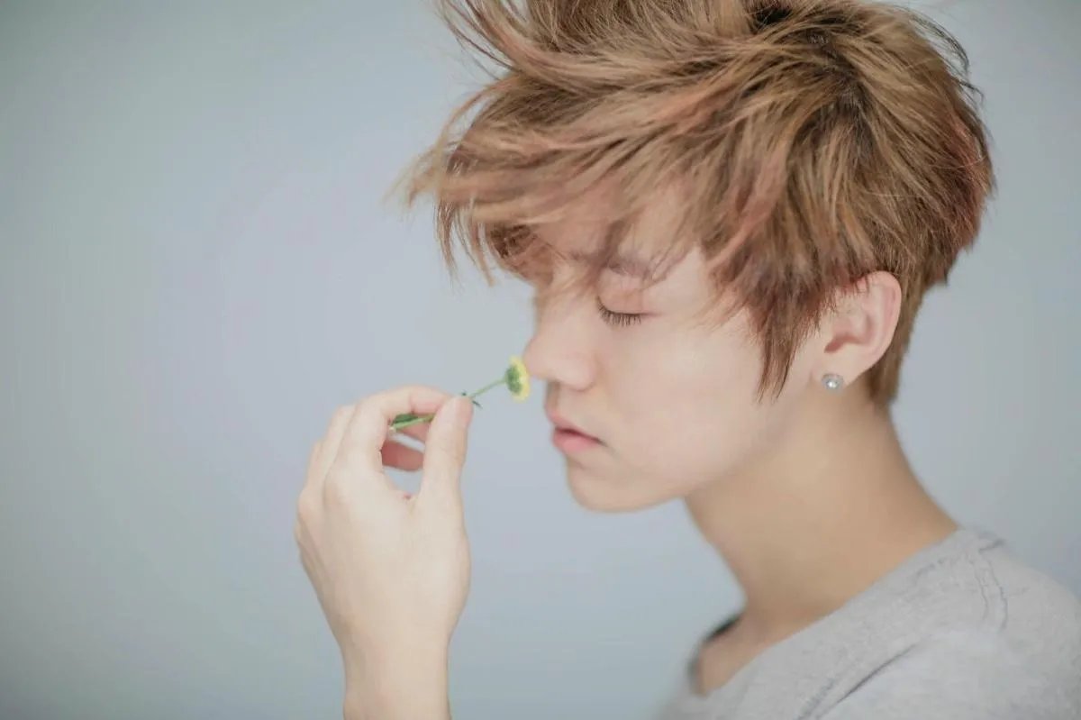 鹿晗称化妆不分性别,你认为化妆需要分性别吗?
