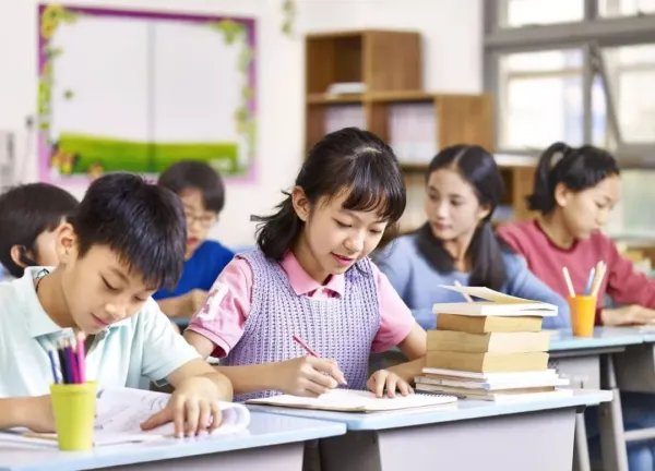 中小学不得组织周考月考单元考,这一规定对学生有何好处呢?