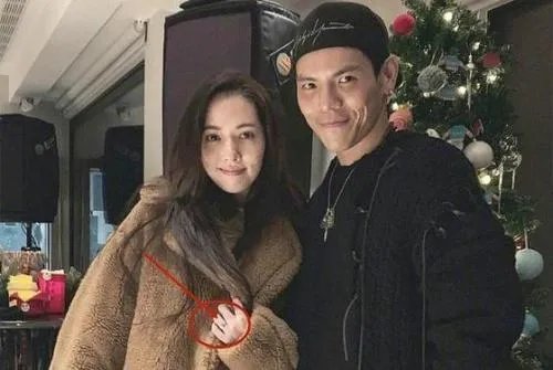 郭碧婷并不喜欢向佐和向佐早就认识 向佐很渣不是好人恋爱史丰富