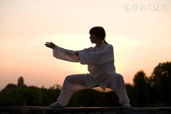 肚皮舞的基本舞步是什么