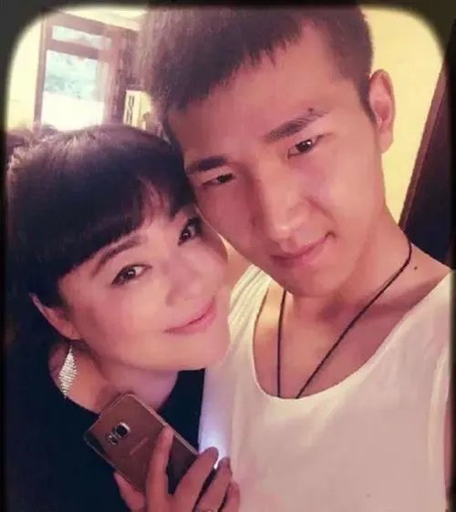 李菁菁老公是谁？