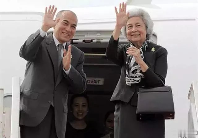 晚年和长子相依为命的莫尼克王后，她的次子是怎么死的？