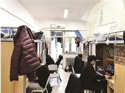 网红“最魔幻宿舍”遭遇整改，魔幻风格来源什么