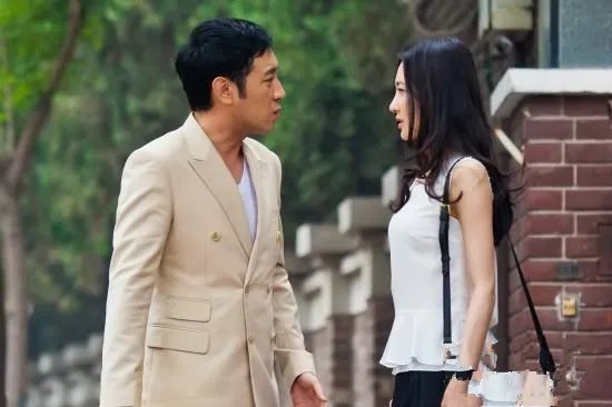 王丽坤于和伟恋情曝光惹争议 没想到素颜女王竟是这样的