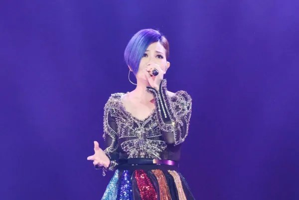 梁静茹十大最好听歌曲排行榜:《勇气》上榜,第六爱久见人心