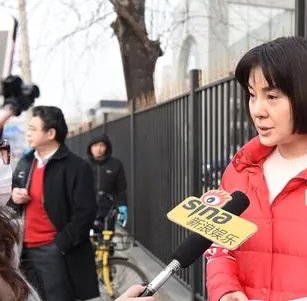 前夫控告歌手陈红什么？