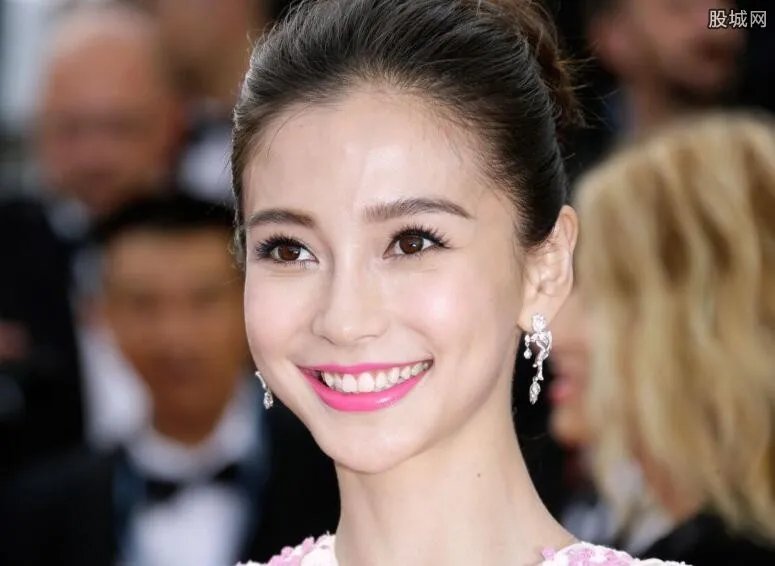 交警喊话baby是怎么回事 交警喊话杨颖来深圳试试
