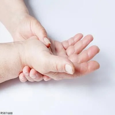 手抖的厉害怎么回事