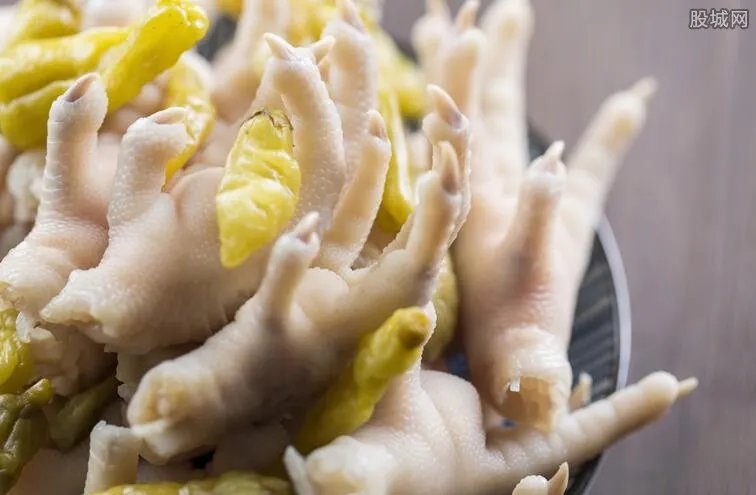 网红凤爪厕所烹煮 作坊无任何证照卫生成隐患！