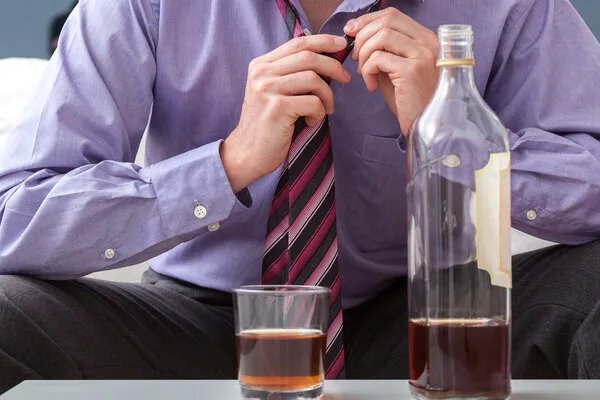 印度旁遮普邦假酒案已致98人死亡！喝了假酒会怎样？