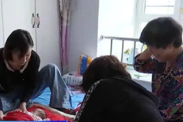 山东58岁高龄产妇生双胞胎，优生优育，晚年怀孕有哪些风险？