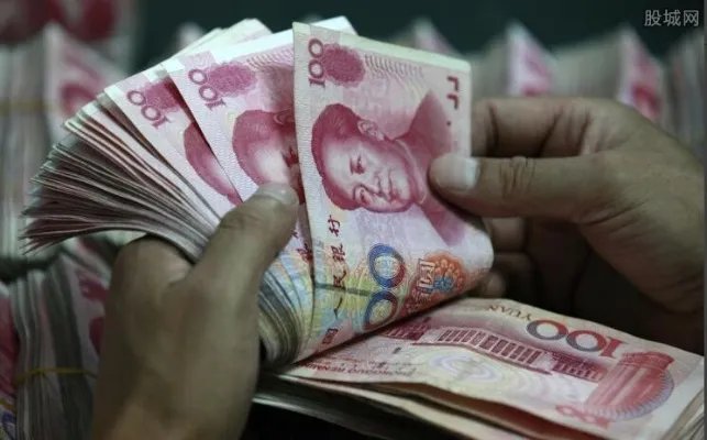 游客被索要道具费 国庆出游如何避免乱收费现象？
