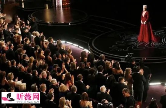 演员不露脸不能入围金球奖 具体详情是什么情况?