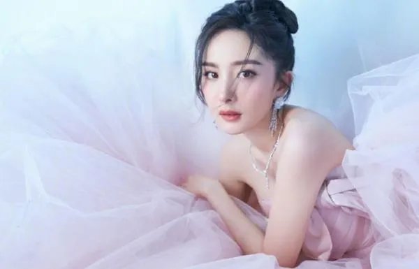 杨幂的421事件到底是什么:被灌酒、养小鬼,纯属谣传