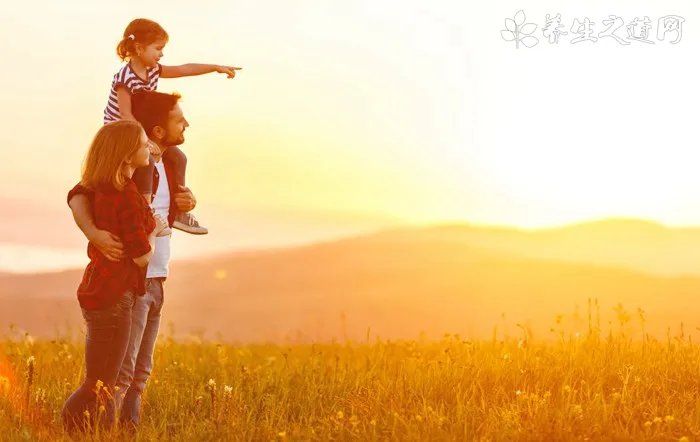 精华液一天用几次合适呢？精华液一般一天涂几次？