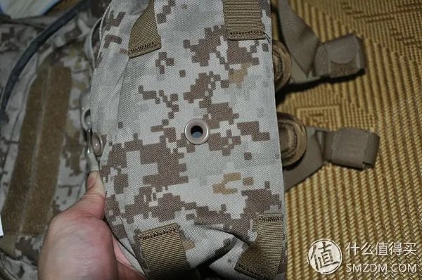 我去年买了个登山包,超耐磨——晒 Camelbak 驼峰 H.A.W.G. 500 登山包