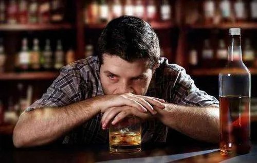 醉酒男子进他人车内休息窒息身亡,车主是否要承担法律责任?