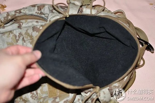 我去年买了个登山包,超耐磨——晒 Camelbak 驼峰 H.A.W.G. 500 登山包