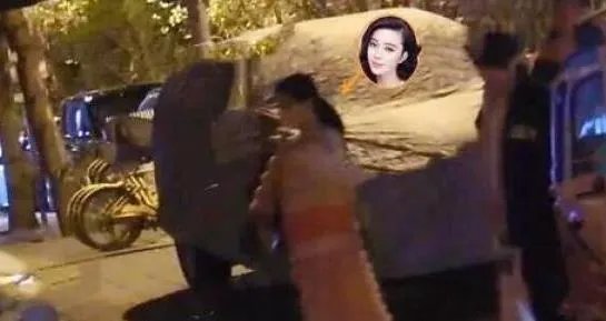 范冰冰冯小刚聚餐被拍,就餐后双方各自低调离开