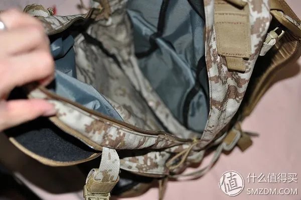 我去年买了个登山包,超耐磨——晒 Camelbak 驼峰 H.A.W.G. 500 登山包