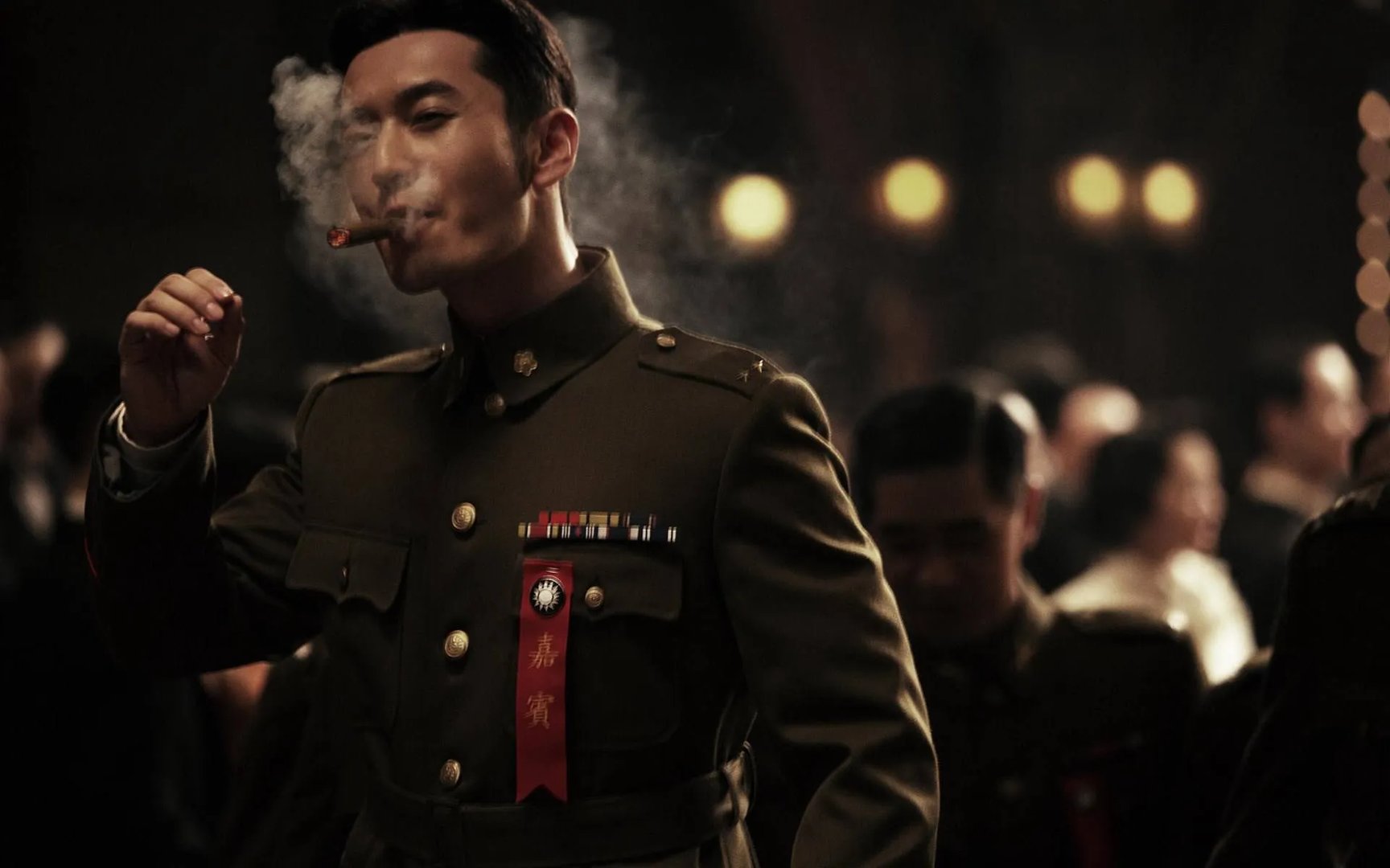 黄晓明获金鸡奖最佳男主角，说说他这些年经历了哪些大起大落？