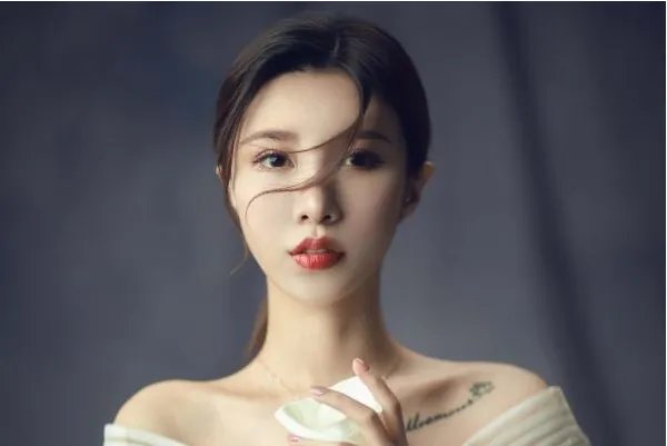 张沫凡主动公布新恋情,看到她的大方回应之后,你的第一反应是什么?