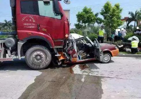 教练出车祸2名学员身亡事件,事情的原委是什么?