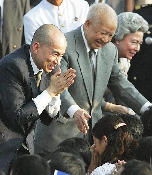 晚年和长子相依为命的莫尼克王后，她的次子是怎么死的？
