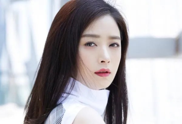 她曾是北漂一员,因《甄嬛传》走红,《欢乐颂》爆红,她到底是谁呢?