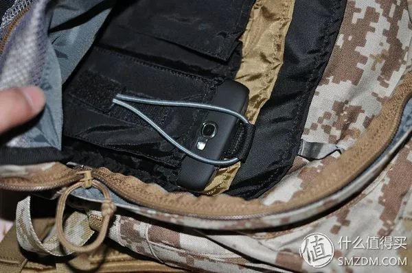 我去年买了个登山包,超耐磨——晒 Camelbak 驼峰 H.A.W.G. 500 登山包