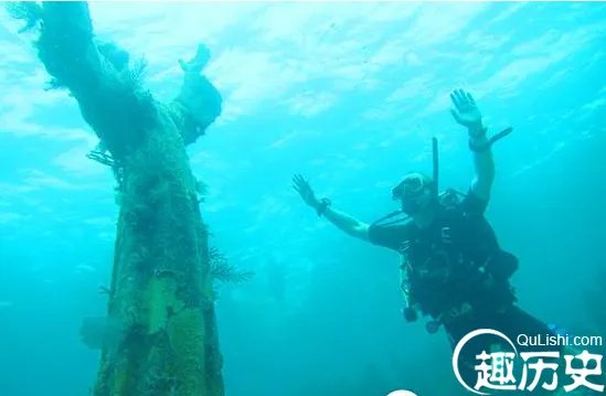 揭秘!美国深渊基督里的秘密 望向天空
