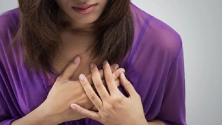 乳腺纤维瘤都有什么症状