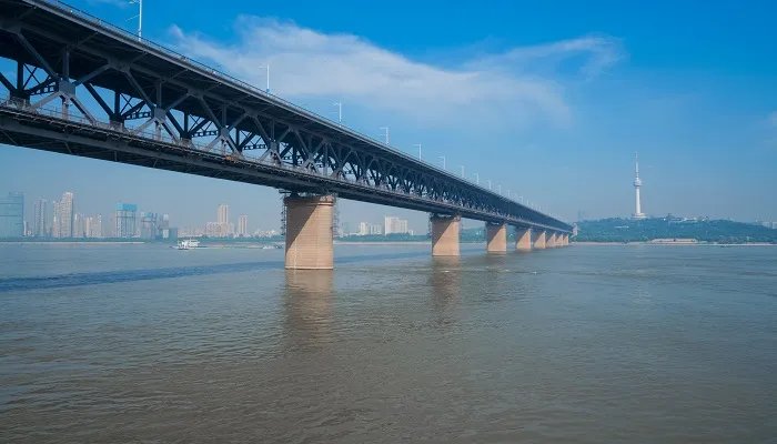 天高云淡的意思是什么 天高云淡有什么意思