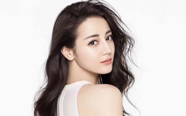 2023年十大最热门的女明星