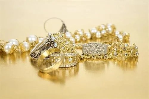 泉州店主称珠宝都被积水冲走了 如何做好预防措施