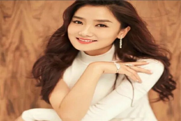 草原十大歌手:乌兰托娅上榜,她是凤凰传奇主唱