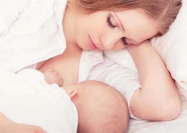 世界母乳喂养周:宝宝出现这些情况,还能继续喂母乳吗?